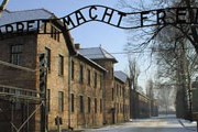 Посетители будут слушать гида через наушники. // auschwitz.org.pl