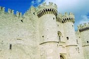 Рыцарский замок на Родосе закрыт по понедельникам. // greek.ru