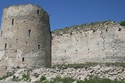 Площадь у стен крепости станет пешеходной охранной зоной. // manako.ru