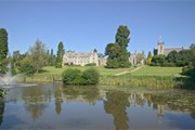 Отель Ashdown Park находится в помещениях бывшего монастыря кармелиток. // ashdownpark.com