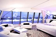 Из панорамного номера открывается вид на город. // seekoo-hotel.com