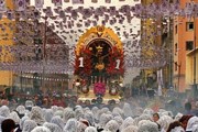 Торжества в честь Бога Чудес проходят по всей стране. // peru-embajada.cz