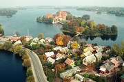 Тракай – город, лежащий между трех озер. // Žurnalas Statyba ir architektūra