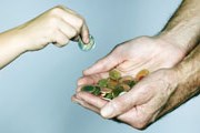 Туристов ожидает масса финансовых ловушек: от стоимости напитков в мини-барах до налогов на полотенца и уход за газонами. // GettyImages