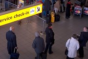 Киоски самостоятельной регистрации в аэропорту // Airliners.net