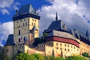 Замок Карлштейн строился как королевская сокровищница. // blogger.com