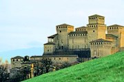 Замок в Торрекьяре пострадал от землетрясения. // parmavisiteguidate.it