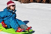 За катание на санках придется заплатить штраф. // GettyImages / Sami Sarkis