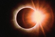 Туристы следуют за затмением. // astronet.ru