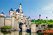 Гонконгский Диснейленд - самый маленький из всех. // hongkongdisneyland.com