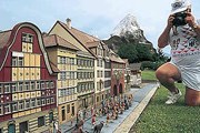 В парке - более 120 мини-моделей достопримечательностей страны. // myswiss.jp