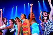 Мюнхен приглашает любителей вечеринок. // rawpartybus.com.au