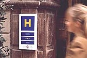 Табличка с классом отеля в Швеции. // www.shr.se