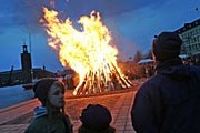 Сжигание зимы на Риддархольмене. // Jonas Ekströmer