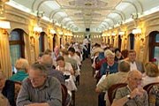Роскошный поезд «Царское золото» предлагает с комфортом проехать по России. // transsib-express.ru