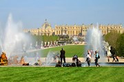 "Музыкальные фонтаны" - традиционная программа в Версале. // jeanclaudelafarge.fr