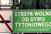 Запрет курения на остановках - снова в силе. // TVN-Warszawa