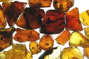 Янтарь притягивает туристов. // witchcraft-supplies.com