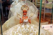 Все платья сшиты и декорированы вручную. // ilovecz.ru