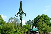 Майский шест в Скансене. // sitem8.com