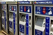 "Билетоматы" начали принимать к оплате банковские карты. // TWN Warszawa
