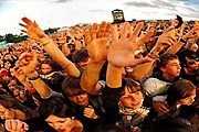Фестиваль пользуется популярностью у молодежи. // wordpress.com