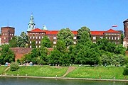 Центр будет расположен у подножия Вавельского холма. // ggpht.com