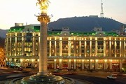 Площадь Свободы в Тбилиси - популярное у гостей города место. // tbilisi.gov.ge