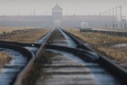 Аушвиц-Биркенау посещают туристы со всего мира. // cbc.ca