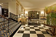 Лобби отеля Pierre // tajhotels.com