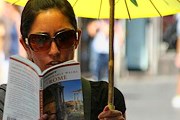 Туристам в Риме не дадут заблудиться. // diariodelviajero.com / Flickr.com / Gret@Lorenz