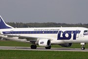 Самолет авиакомпании LOT // Airliners.net