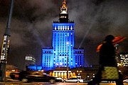 Варшавская высотка меняет цвета. // zw.com.pl / Fotorzepa / Kuba Kamiński
