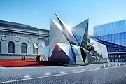В проекте сочетаются современный дизайн и средневековая философия. // thelocal.de