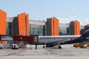 Самолет "Аэрофлота" на фоне терминала Е // svo.aero