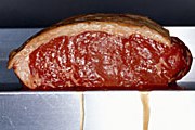 Туристам придется обойтись без мяса. // Gary Bryan