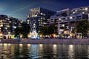 Отель расположен в центре города на берегу Дуная. // kempinski.com