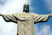 Почти полгода статуя была скрыта за лесами. // Travel.ru