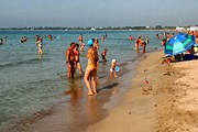 Не все пляжи Евпатории открыты для отдыхающих. // ggpht.com
