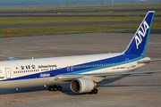 Самолет авиакомпании ANA // Airliners.net