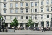 Горожане выбирают автомобиль или велосипед. // Wikitravel.org