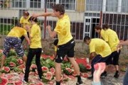Бои арбузной мякотью - в числе развлечений на фестивале. // admkamyshin.info