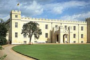 Отель расположится в поместье герцога Нортумберлендского. // syonpark.co.uk