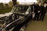 На экскурсию – в катафалке. // usatoday.com