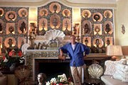 Франко Дзефирелли на своей вилле в 1980-е. // Slim Aarons