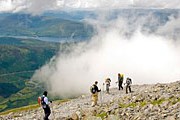 Ежегодно на Бен-Невис поднимаются 160 тысяч туристов. // dailymail.co.uk