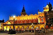 Подсветку Сукеннице включат раньше запланированного времени. // dumbu.pl