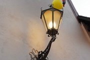 Фонарь символизирует старинную рижскую легенду о счастье. // lifenews.lv