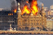 Пожар на вокзале Haydarpaşa // AP