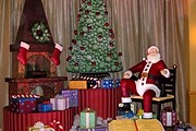 Шоколадный Санта - как настоящий. // santasfavoriteresort.com